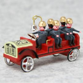 ライナーフラート Reiner Flath 消防隊員をのせる車