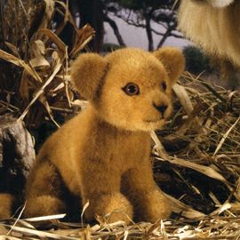ケーセン Koesen ぬいぐるみ 子ライオン 座り LION CUB, SITTING