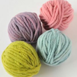 ヴォルマヌファクトゥアフィルゲス Woll-Manufaktur Filges 草木染め毛糸（4玉4色セット） パステルカラー