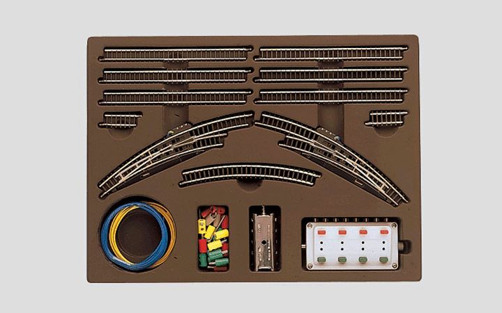 maerklin/メルクリン 8193 Zゲージ拡張セットT2 駅 電動ポイント付