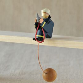 ヴォルフガングヴェルナー Wolfgang Werner やじろべえ 消防士