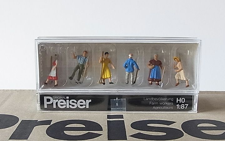 Preiser/プライザー 10040 HO 1/87 農作業をする人