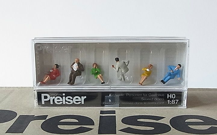Preiser/プライザー 10103 HO 1/87 食事をする人