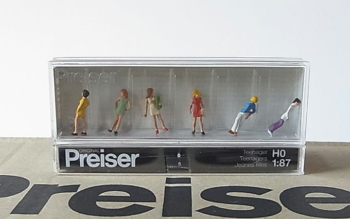 Preiser/プライザー 10122 HO 1/87 若者