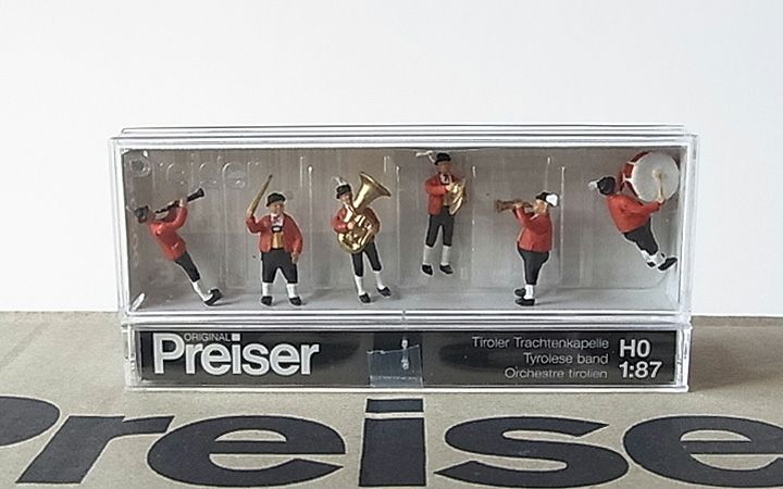Preiser/プライザー 10206 HO 1/87 民族衣装を纏ったチロルバンド
