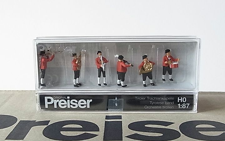 Preiser/プライザー 10207 HO 1/87 民族衣装を纏ったチロルバンド