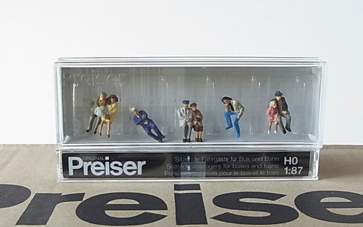 Preiser/プライザー 10384 HO 1/87 座っている乗客（バス・列車用）