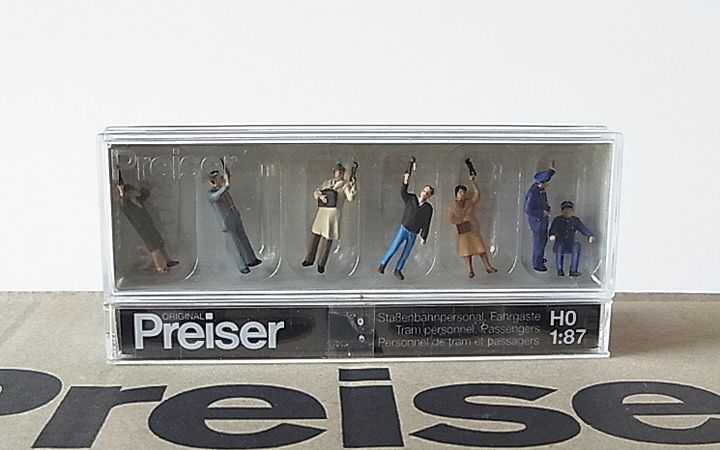 Preiser/プライザー 10405 HO 1/87 トラム乗務員と乗客