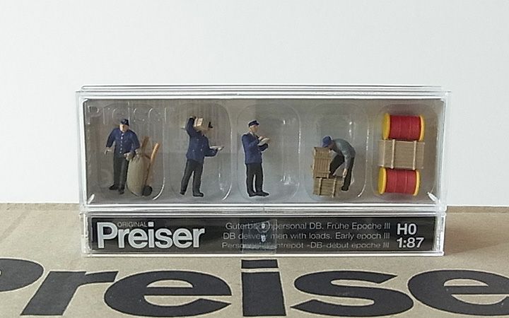Preiser/プライザー 10578 HO 1/87 荷物を運ぶ配達員 DB epochⅢ