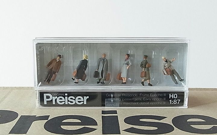 Preiser/プライザー 10582 HO 1/87 歩いている乗客 epochⅢ