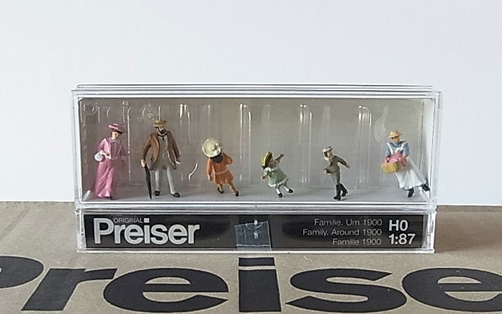Preiser/プライザー 12132 HO 1/87 1900年頃の家族