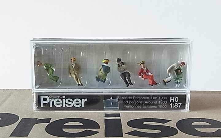 Preiser/プライザー 12137 HO 1/87 1900年頃の座っている人