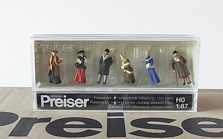 Preiser/プライザー 12197 HO 1/87 1900年頃の冬服を着た通行人