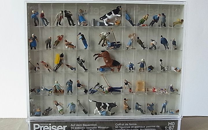 Preiser/プライザー 13001 HO 1/87 動物付き農場60人セット