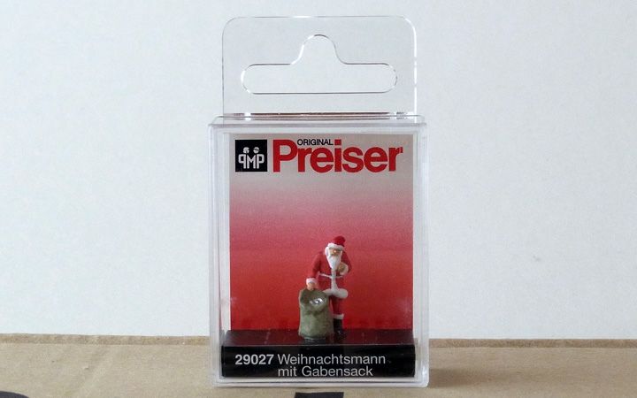 Preiser/プライザー 29027 HO 1/87 プレゼント袋を持ったサンタクロース
