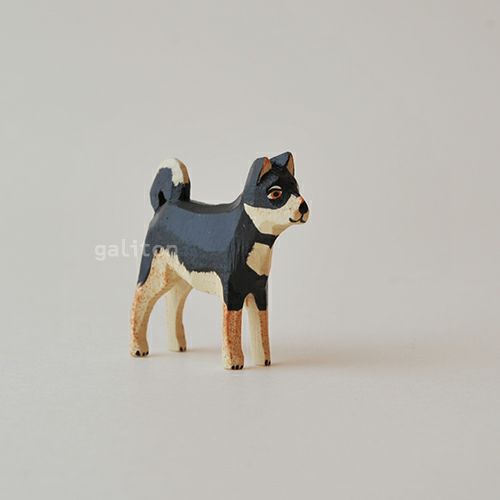 クリスティアンヴェルナー Christian Werner 柴犬 黒