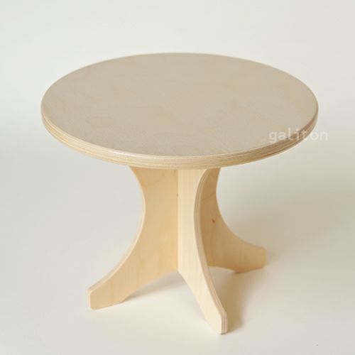 ニック社 nic 人形用テーブル