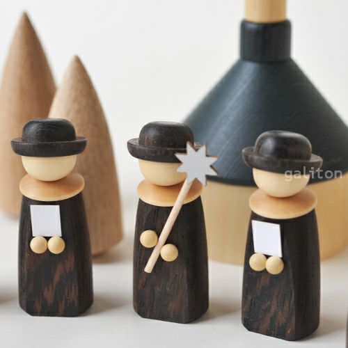 【xmas限定販売】 ザイフェナーフォルクスクンスト Seiffener Volkskunst 聖歌隊5人とザイフェン教会と木 ナチュラル