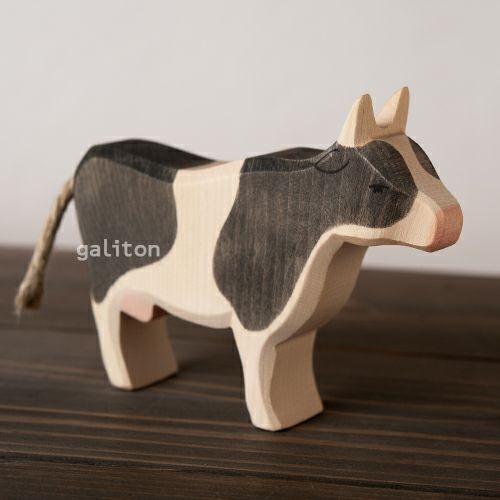 オストハイマー Ostheimer うし メス 黒ぶち 上向き