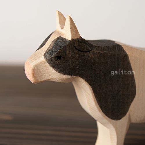 オストハイマー Ostheimer うし メス 黒ぶち 上向き