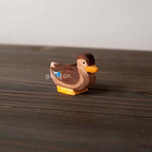 オストハイマー Ostheimer めがも 座り