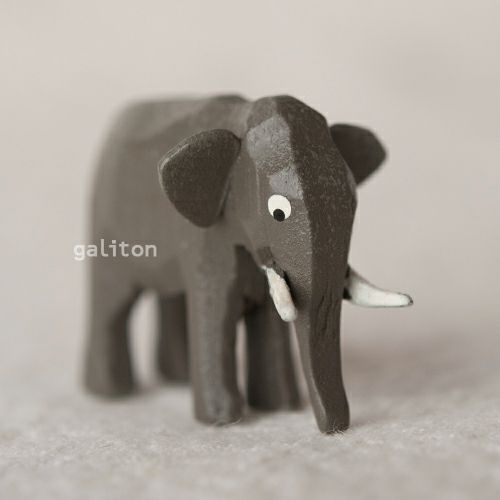 クリスティアンヴェルナー Christian Werner ぞうの子（小）