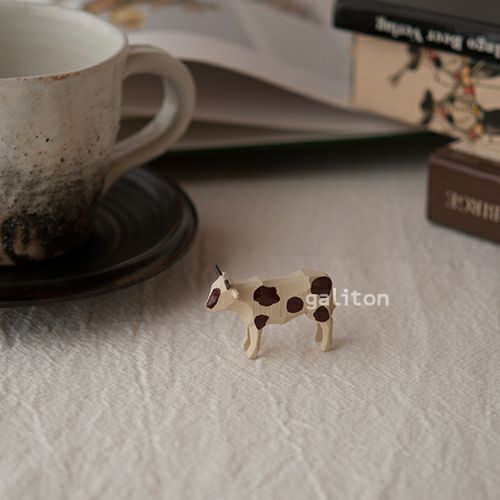 クリスティアンヴェルナー Christian Werner ウシ 茶ブチ オス（小）