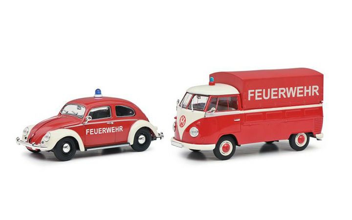 Schuco/シュコー 450774300 VW Kafer + VW T1 Pritsche Feuerwehr 1:32