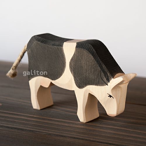 オストハイマー Ostheimer うし メス 黒ぶち 下向き