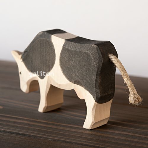 オストハイマー Ostheimer うし メス 黒ぶち 下向き