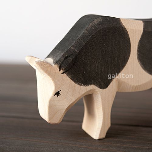 オストハイマー Ostheimer うし メス 黒ぶち 下向き