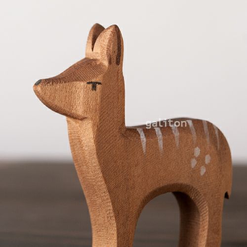 オストハイマー Ostheimer シカの子 前向き