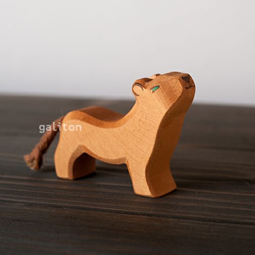 オストハイマー Ostheimer ライオンの子 上向き