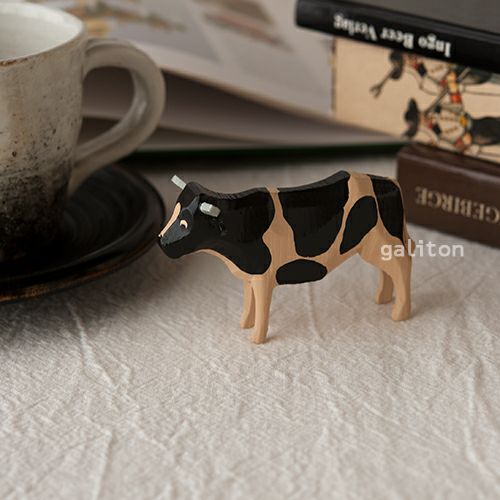 クリスティアンヴェルナー Christian Werner ウシ 黒ブチ オス（大）