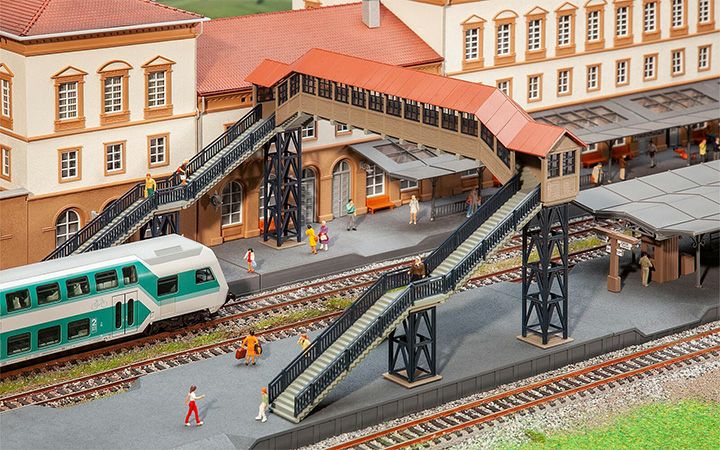 FALLER/ファーラー 120109 屋根付きプラットホーム橋　HOゲージ