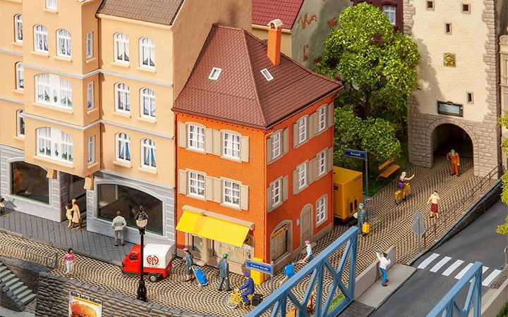 FALLER/ファーラー 130617 角の住宅（郵便局付）　HOゲージ