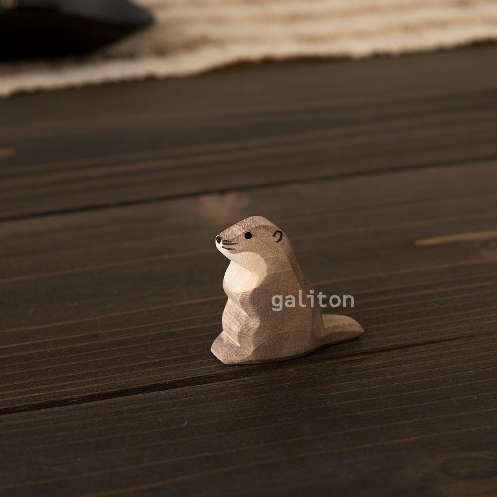 オストハイマー Ostheimer ラッコの子 立ち