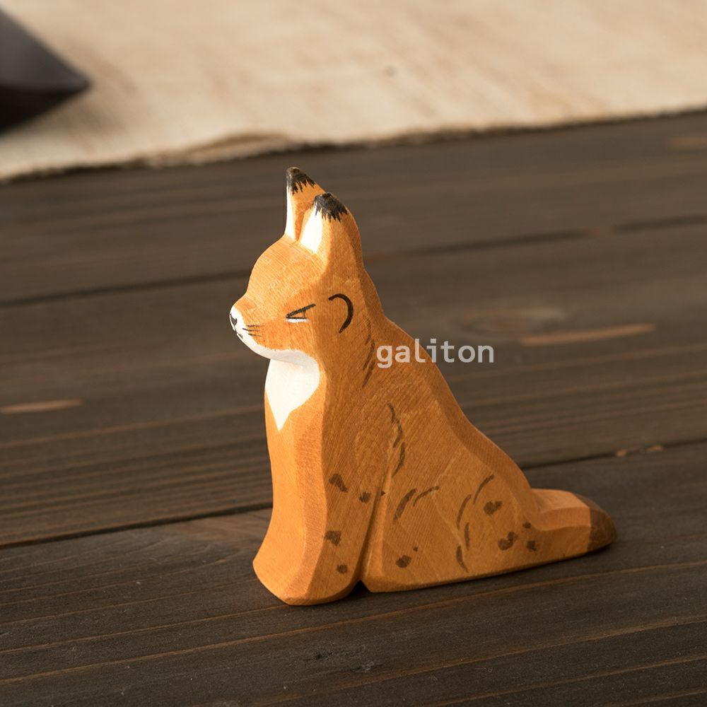 オストハイマー Ostheimer オオヤマネコ 座り